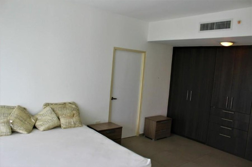 Imagen 13 de 14 de Venta De Apartamento Amoblado En Ph Yacht Club 19-2868
