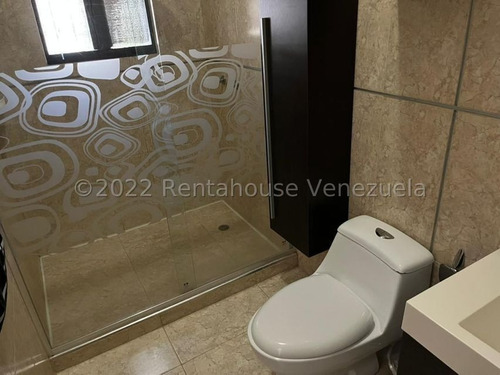 Imagen 14 de 27 de Casa En Venta En Valles De Camoruco Valencia 22-15578 Gerardo Guillén Rentahouse