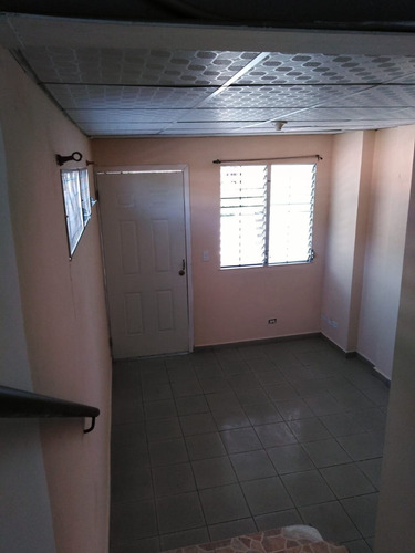 Imagen 12 de 13 de Anexo De Dos Habitaciones, Estacionamiento Dos Pisos