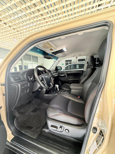 Toyota 4 Runner Version Trd Pro Color Beige