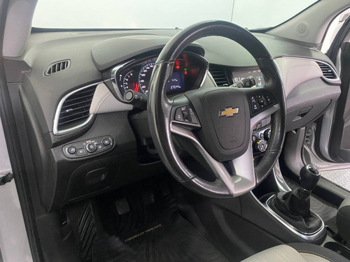 Imagen 9 de 15 de Chevrolet Tracker 1.8 Ltz 4x2 Premier L17 2019-imolaautos