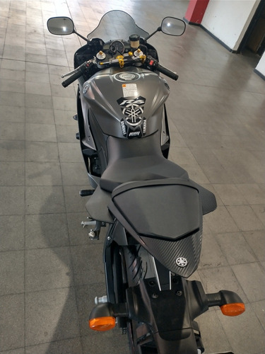 Yamaha R6