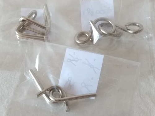 Imagem 1 de 3 de Kit Quebra Cabeça Metal 3d Enigma Com 3 Peças Steel Puzzles