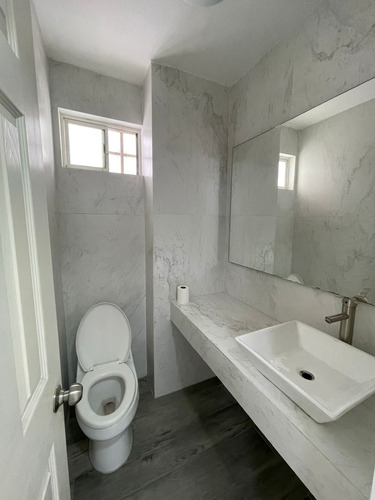 Casa En Fraccionamiento Privado, 3 Recámaras, 2.5 Baños, Doble Cochera, Vigilancia 24/7, Cocina De Cuarzo