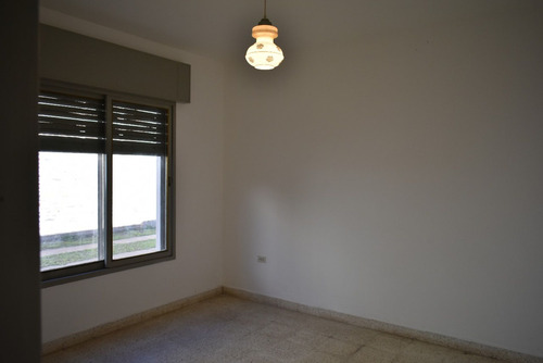 Casa+ Galpón En Venta Sobre Sgto Cabral Sjn