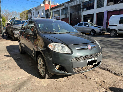 Imagen 2 de 9 de Fiat Palio Essence Chocado En Marcha