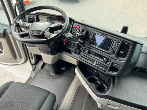 Caminhão Scania S 560 Branco 6x4 2024 540 Traçado R540 R560