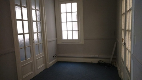 Imagen 13 de 16 de Regias Oficinas Ubicadas En El Histórico Edificio -pasaje Urquiza