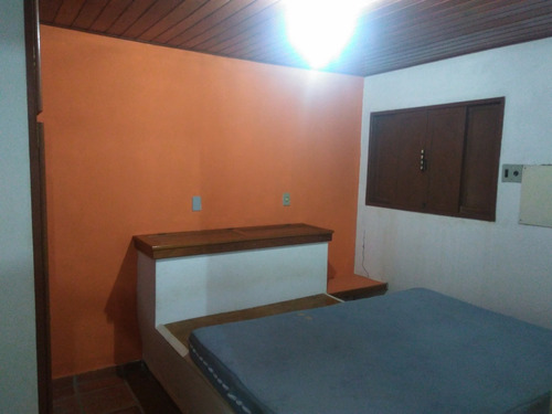 Terreno De 2.260m² Com 1 Casa E 8 Apartamentos Em Buzios