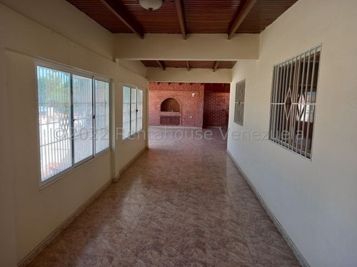 Imagen 4 de 6 de Casa Quinta En Venta Ubicada En La Puerta Maraven. Punto Fijo
