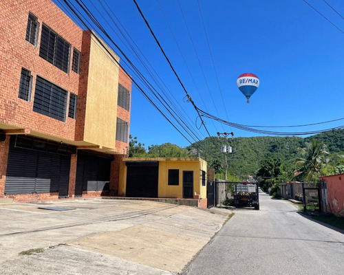 Town House En Urbanización Makatao Village, Sector La Guarina, Guatamare, Isla De Margarita, Estado Nueva Esparta.