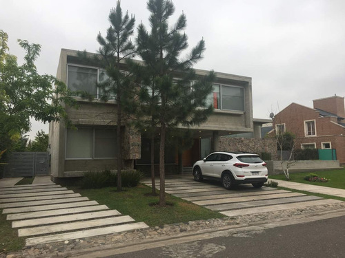 Imagen 3 de 27 de Casa De 4 Dormitorios En Venta En Barrancas - Urca