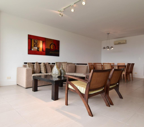 Departamento Frente Al Mar En Alquiler - Playa Brava
