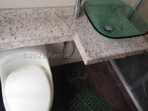 Imagen 23 de 30 de Mls #22-12709 Bella Quinta Con Amplios Espacios, En Calle Cerrada Con Vigilancia Las 24 Horas, Excelente Seguridad, 8 Puestos De Estacionamiento, Cerco Eléctrico, Amplio Deposito, Bello Jardín. Afm
