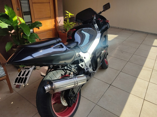 Imagem 4 de 10 de Suzuki Gsx-r 750