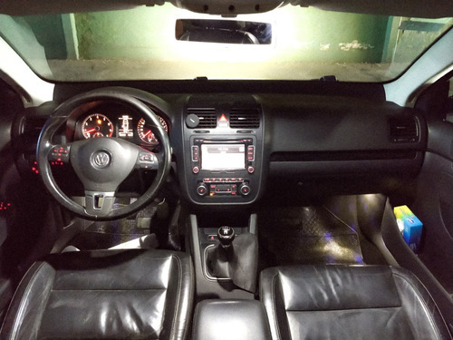 Vento Mk5, 2010, 2.5 Manual, Luxury, 189000km.