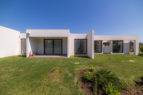 Imagen 2 de 17 de Gran Casa En Zona Centro De Chicureo