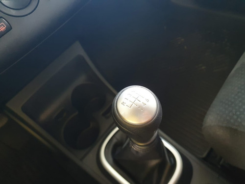 Imagem 7 de 10 de Nissan Tiida 1.8 S