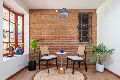 Vive Seguro En Chicureo: Casa Chilena En Condominio Central