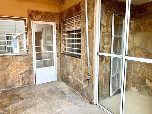 Casa En Planta Baja Con Patio Barrio Belgrano
