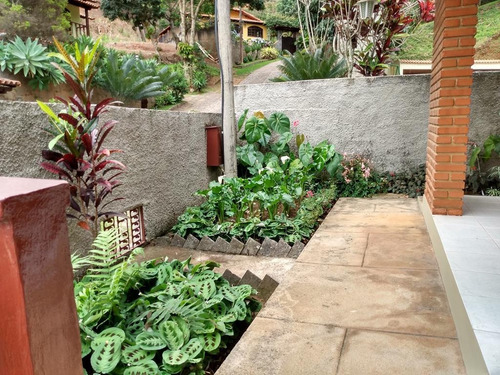 Casa Em Condomínio Fechado, Ótimo Acabamento