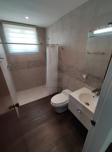 Imagen 7 de 13 de Global Vende Moderna Casa En Urb Guataparo Country Club - Valencia (gla-784)