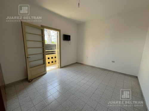 Local En Alquiler - Barrio General Paz - Esquina Con Terraza!
