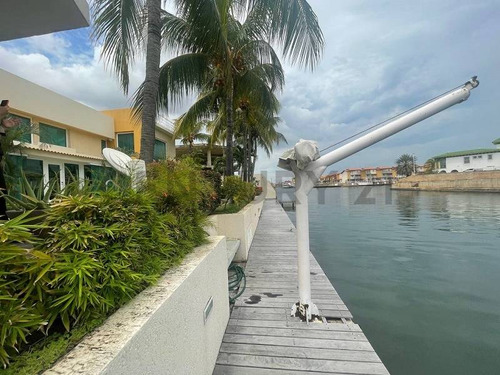 Casa En Venta En Lechería Cr Las Villas