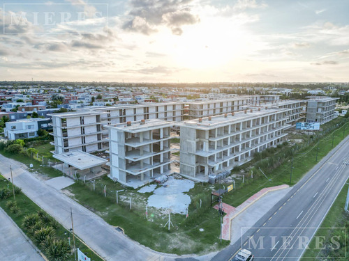 Departamento 3 Ambientes Con Jardín En Pb En Terrazas De Santa Maria, Villanueva.