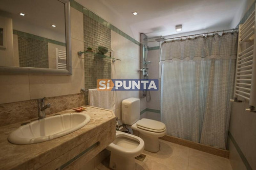 Imagen 8 de 13 de Casa En Cantegril, 5 Dormitorios *