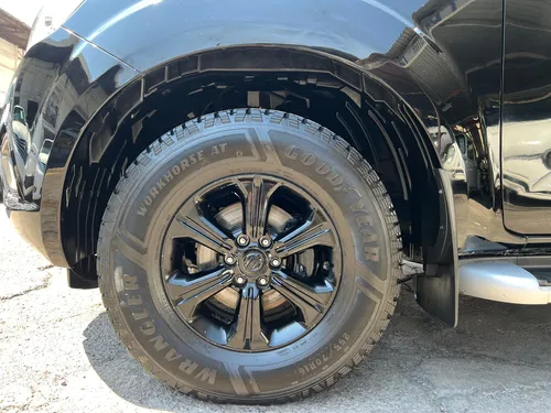 Nissan NP300 Frontier 2.5 Platinum LE At