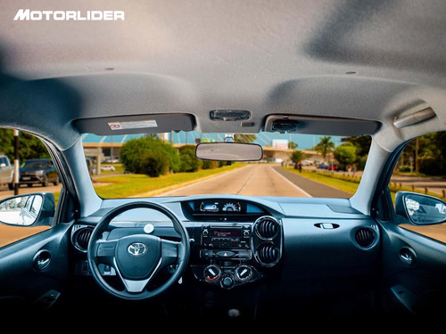 Imagen 9 de 25 de Toyota Etios X-b 1.5 Extra Full | Permuta / Financia