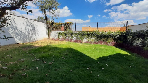 Imagen 15 de 30 de Hermosa Casa Con Jardin Y Roof En Paseo De Las Lomas!