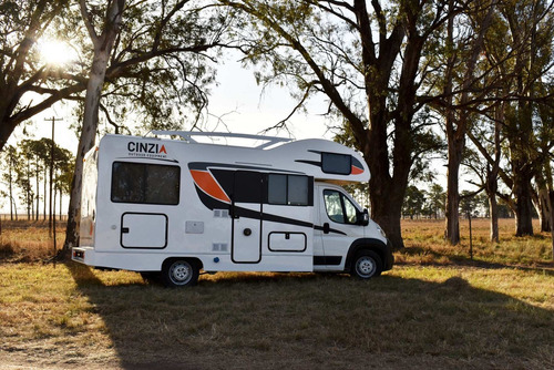 Imagen 2 de 7 de Alquiler De Motorhome Para 6 Personas