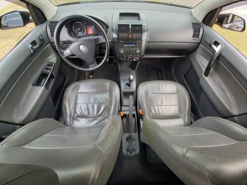 Imagem 2 de 12 de Polo Sedan Automatico