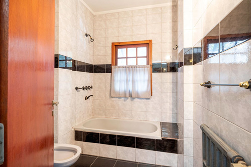 Imagen 28 de 30 de Casa En Venta En Saavedra Jardin Pileta Y Cocheras
