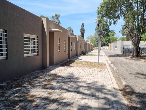 Imagen 21 de 26 de Casa En Venta 3 Ambientes- Grand Bourg
