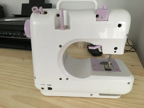 Máquina de coser Singer Pixie Plus portable