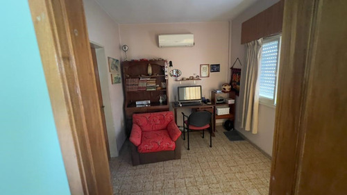 Casa Chalet En Venta Ubicado En Ituzaingó, G.b.a. Zona Oeste, Argentina
