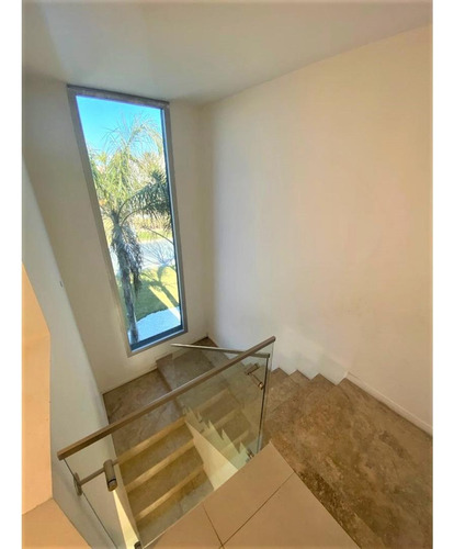 Impecable Casa 5 Ambientes. Digna De Ver