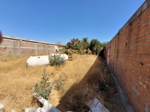 Plaza Garín, Quinta Normal, Sitio Cercano Por Lorenzo Eiting