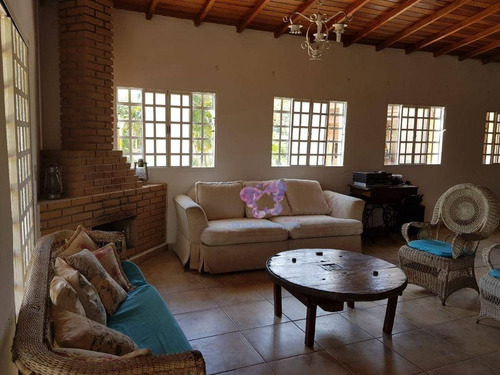 Chácara À Venda Com 4 Dormitórios, 2800 M²- Aparecidinha - Araçariguama/sp - Ch0135