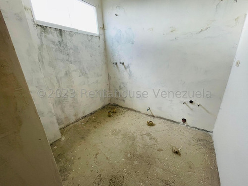 Imagen 22 de 30 de Casa En Venta En La Piedad Norte Cabudare Lara ++23-19030 */m.e.c - R-a-h N° +0-4-2-4- 5.5.6. 5.7. 5.9 *--**