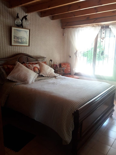 Latorre Prop. Vende Chalet De 4 Amb Con Hermoso Parque + Depto En El Fondo