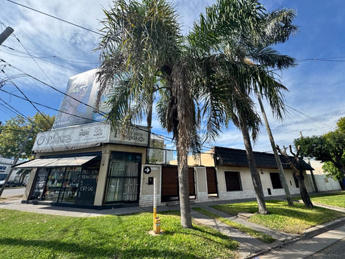 Casa 4 Dormitorios, Cochera, Patio Y Local En Belgrano