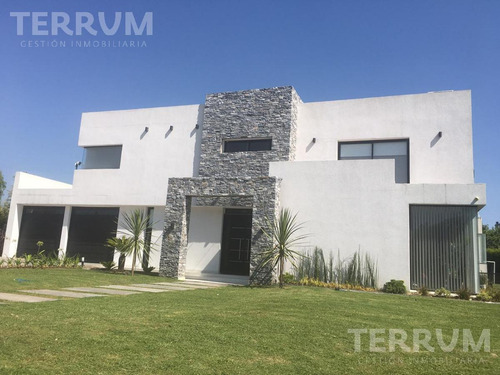 Casa En Venta : Canning : Malibu