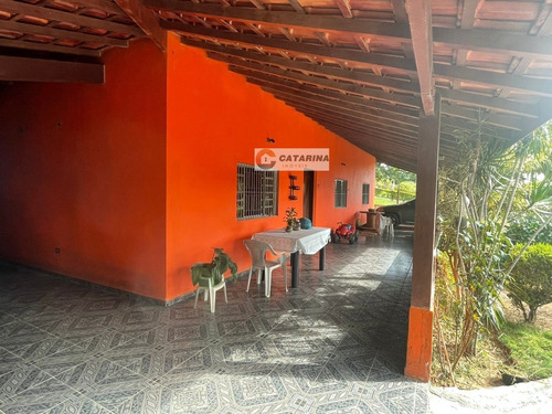 Imagem 3 de 29 de ***belíssima Chácara Com Excelente Localização.***