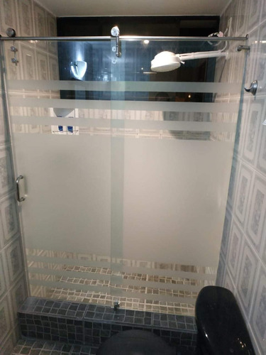 Imagen 8 de 10 de Puertas De Vidrio