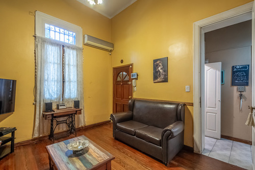 Casa Dúplex 4 Ambientes Venta Flores Con Terraza Y Quincho