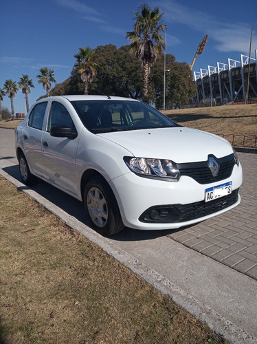 Imagen 3 de 15 de Renault Logan 2018 Con 7500 Km Impecable